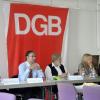 Mal im Vierer-, mal im Fünfer-Pack: die Bundestagskandidaten aus Karlsruhe bei Diskussionen auf dem Podium. Unser Bild zeigt von links Karin Binder, Johannes Jung, Sylvia Kotting-Uhl und Ingo Wellenreuther (in der Mitte der Moderator, nicht auf dem Foto Heinz Golombeck, FDP)