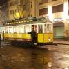 Der Spiegeltriebwagen 100 bei seinem stimmungsvollen Einsatz auf der Adventsringlinie.