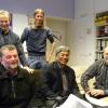 Reiner Braun, Richard Marbach (oben) mit  Dietrich Schulze, Subrata Ghoshroy und Übersetzer Lothar Letsche (von links nach rechts)- gemeinsam gegen die Rüstungsforschung am KIT.