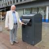 Der intelligente Mülleimer "Big Belly", dessen Testversion ESK-Direktor Tom Høyem in seinem Heimatland Dänemark entdeckt hat, wurde in der Europäischen Schule vorgestellt.