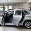 Puristisches Design und innovative Funktionalität - das ist der neue Audi A3 Sportback, hier in der Farbe "Florettsilber"