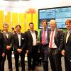 Die Personen von links: Stefan Riel, Vorstand WirsolL Solar AG, Hendrik Witzmann, Rudi Lehmayer, Steffen Steinel (alle Wirsol). Für Schoeller: Philipp Kahlenberg, Martin Schoeller, Christian Uhlik.