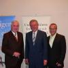 Wirtschaftsminister Ernst Pfister (mitte) stellte zusammen mit Oberbürgermeister Heinz Fenrich (links) und dem Geschäftsführer der Tourismus Marketing GmbH Baden-Württemberg Andreas Braun (rechts) Veranstaltungen des Automobilsommers vor.