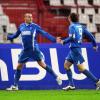 KSC-Torschütze Timo Staffeldt (l) und Alexander Iaschwili feiern den Sieg gegen Bielefeld.
