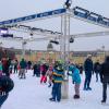 Die Eiszeit vor dem Karlsruher Schloss lockte auch am Sonntag, 14.1.2024, wieder zahlreiche Besucher auf die Eislaufbahn.