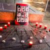 "Say their Names": Rund 100 Menschen gedenken Hanauer Opfer an der Stephanskirche