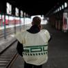 Die GDL hat zu einem neuen 60-stündigen Warnstreik bei den privaten Wettbewerbern der Deutschen Bahn aufgerufen. (Archivbild).
