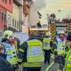Wohnungsbrand in Bretten: Dächer von zwei Wohnhäusern müssen geöffnet werden