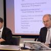 EnBW-Chef Hans Peter Villis (rechts) und Thomas Kusterer, Mitglied des Vorstands, stellten die Bilanz 2011 vor.