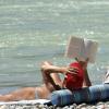 Das Lieblingsbuch nicht nur am Strand verschlingen: Beim Durlacher Lesesommer werden noch Vorleser gesucht.