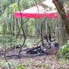 Die Absturzstelle bei Rheinstetten am Donnerstagvormittag - noch liegt das Flugzeugwrack im Wald nahe des Flugplatzes.