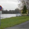 Auch der Hochwasserschutz am Rhein muss überdacht und an den Klimawandel angepasst werden. (Symbolbild).