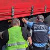 Gefahrgut-Check auf der A8: Von losen Fässern bis Bauschaum-Reparaturen