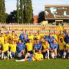 Gruppenbild mit jeder Menge Tradition: Das Alex-Alves-Memorial-Team und die KSC-Allstars spielten zur Erinnerung an den verstorbenen Ex-Hertha-Star Alex Alves.