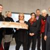 Schlüsselübergabe, v. l. n. r.: Günter Bachmann und Gisela Redeker-Elliger (Vermögen und Bau Baden-Württemberg, Amt Karlsruhe), Susanne Koch, Leiterin, und Daniela Körner, Pädagogischer Coach des KinderUniversums (educcare ggmbH), KIT-Vizepräsident Ulrich Breuer, KIT-Vizepräsidentin Elke-Luise Barnstedt, Bürgermeister Wolfram Jäger.