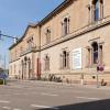 Markierung der Hauptfassade der Kunsthalle als Exponat
der Ausstellung BAUEN UND ZEIGEN durch ein übergroßes
Beschriftungsschild; ramicsoenario Ausstellungsgestaltung, Berlin Markierung der Hauptfassade der Kunsthalle als Exponat
der Ausstellung BAUEN UND ZEIGEN durch ein übergroßes
Beschriftungsschild; ramicsoenario Ausstellungsgestaltung, Berlin