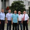 Oberbürgermeister Klaus Demal begrüßt gemeinsam mit dem Leiter des Polizeipostens Stutensee Jürgen Schöfer, Ordnungsamtsleiter Thomas Reiff und dem bisherigen "Kümmerer" Hartmut Gajocha, Willi Weis bei seiner neuen Tätigkeit.