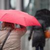 Bei diesem Wetter unverzichtbar: Der Regenschirm. Foto: Maurizio Gambarini