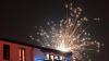 Schön, aber auch gefährlich: Feuerwerk und Raketen können schnell einen Brand auslösen. Foto: Jens Wolf