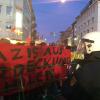 Gegendemonstranten am Europaplatz.