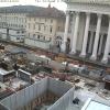 Eine der beiden "Andienöffnungen" ist bereits sichtbar. Durch sie wird später die Erde aus der unterirdischen Baustelle abtransportiert werden. Eine der beiden "Andienöffnungen" ist bereits sichtbar. Durch sie wird später die Erde aus der unterirdischen Baustelle abtransportiert werden.