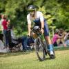 Zahlreiche Teilnehmerinnen und Teilnehmer messen sich am Sonntag (15.06.25) beim Lifestyle Würzburg Triathlon rund um den Erlabrunner See im Schwimmen, Radfahren und Laufen.