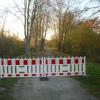 Problem mit Pappeln: Stadt sperrt Weg bei Hagsfeld - Lebensgefahr!