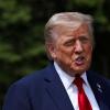 Die Ankündigung von Trumps Abreise kam völlig überraschend, und die genauen Umstände seiner Entscheidung blieben zunächst im Dunkeln. Die Ankündigung von Trumps Abreise kam völlig überraschend, und die genauen Umstände seiner Entscheidung blieben zunächst im Dunkeln.