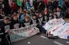 Wolfang-Metzeler Kick (rechts) bei einer Aktion bei der Elsenbrücke in Berlin
