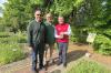 Bei der Führung durch die Arzneipflanzenabteilung des Botanischen Gartens der Universität Würzburg. Von links: Vereinsvorsitzender Alfred Engert und sein Stellvertreter Bruno Kraft vom Obst- und Gartenbauverein Gerbrunn sowie Apotheker Thomas Richter.