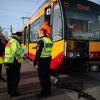 Unfall am Weinweg: Auto versus Straßenbahn beim links Abbiegen