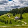 Blick ins Muchenland mit seinen uralten Schwarzwaldhöfen: Der Schluchtensteig führt immer wieder auch über Hochebenen und bietet dann schöne Aussichten.