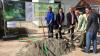Glasfaserausbau in Graben-Neudorf: Heute erfolgte der Spatenstich durch (v.l.) Gemeinderat Peter Frittmann, Bürgermeister Christian Eheim, Achim Häge (Netze BW GmbH), Gemeinderat Wolfgang Bauer und Steffen Bachmann (Breitbandkabel Landkreis Karlsruhe GmbH)