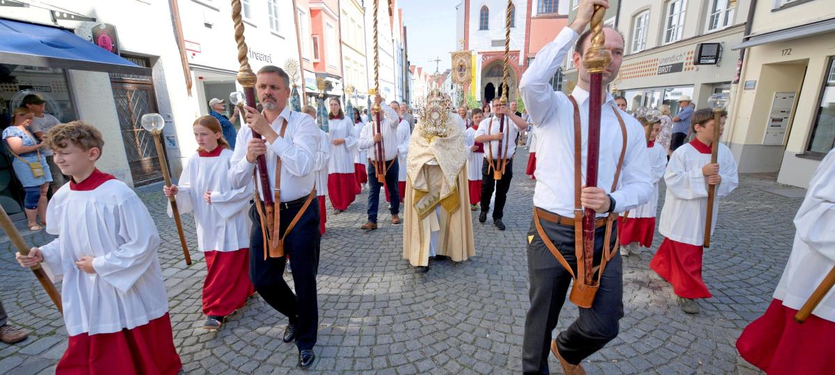 Fronleichnam in Landsberg: Gottesdienst und Prozession haben Tradition