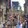 Die Fronleichnamsprozession durch die Altstadt von Gerolzhofen war gut besucht.
