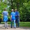 KSC-Fans auf dem Weg zum BBBank Wildpark.