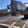 Straßen- und Gleisbau ist östlich vom Mendelssohnplatz angesagt - ab 10. August läuft der Verkehr wieder ungehindert. Straßen- und Gleisbau ist östlich vom Mendelssohnplatz angesagt - ab 10. August läuft der Verkehr wieder ungehindert.