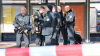 Die Bundespolizei hat den Bahnhof abgesperrt.