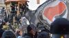 Archivbild: Teilnehmer einer Antifa-Demonstration haben kurzzeitig einen Spielplatz in Plauen besetzt.