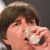 «Wir haben kein Italien-Trauma. Die Vergangenheit ist kalter Kaffee» - Joachim Löw zum Viertelfinal-Gegner Italien. Foto: Arne Dedert