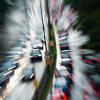 Der Verkehr staut sich auf der Straße. Foto: Matthias Balk/Archiv