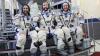 Der deutsche Astronaut Alexander Gerst (r-l) und seine Kollegen, der Russe Sergej Prokopjew und die US-Amerikanerin Serena Auñón-Chancellor, im Juri-Gagarin-Kosmonautentrainingszentrum bei Moskau.