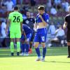 Der Karlsruher Marvin Wanitzek steht nach der 0:6 Niederlage enttäuscht auf dem Platz. Der Karlsruher Marvin Wanitzek steht nach der 0:6 Niederlage enttäuscht auf dem Platz.