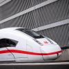 Ein neuer ICE-4 der Deutschen Bahn steht im Hauptbahnhof Düsseldorf.