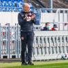 Uwe Rösler (Trainer Fortuna Düsseldorf) feuert seine Mannschaft an. Uwe Rösler (Trainer Fortuna Düsseldorf) feuert seine Mannschaft an.