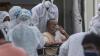 350.000 Neuinfektionen innerhalb von 24 Stunden - Indiens Gesundheitssystem ist längst an seinen Kapazitätsgrenzen. 350.000 Neuinfektionen innerhalb von 24 Stunden - Indiens Gesundheitssystem ist längst an seinen Kapazitätsgrenzen.