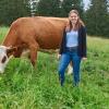 Katharina Gänger ist Tierschutzbeauftragte bei Edeka Südwest Fleisch in Rheinstetten. Sie hat in Stuttgart Hohenheim Agrarwissenschaften studiert, ist selbst auf einem landwirtschaftlichen Betrieb groß geworden. Seit zwei Jahren ist sie für Edeka Südwest Fleisch tätig. Dort ist sie Anlaufstelle für Landwirte im Südwesten.