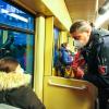 Der erste kleinere Zwischenfall: Die Jugendliche hat keinen Schülerausweis dabei. Reicht sie ihn nach muss sie keine Strafe zahlen.
