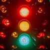 Die Ampelblume, die im Innenhof der Stadtwerke München steht, leuchtet in allen Phasen Rot, Gelb und Grün. Die Ampelblume, die im Innenhof der Stadtwerke München steht, leuchtet in allen Phasen Rot, Gelb und Grün.