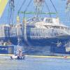 Nach zehn Monaten wurde die Luxusyacht komplett aus dem Wasser gehoben. Nach zehn Monaten wurde die Luxusyacht komplett aus dem Wasser gehoben.